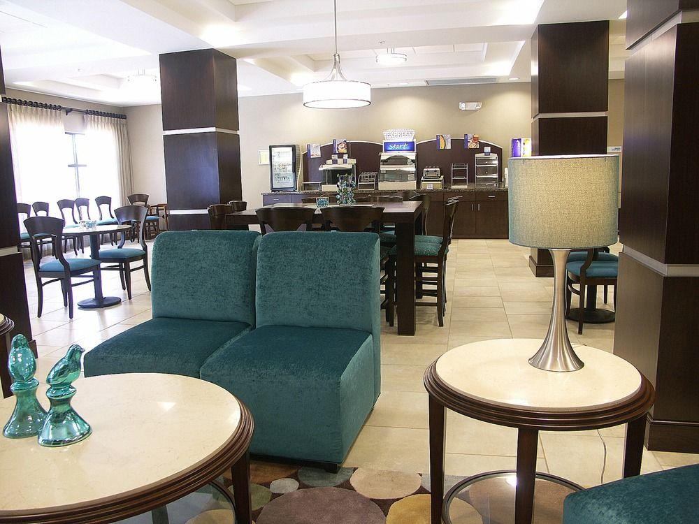 Holiday Inn Express & Suites - Cleveland Northwest By Ihg Εξωτερικό φωτογραφία