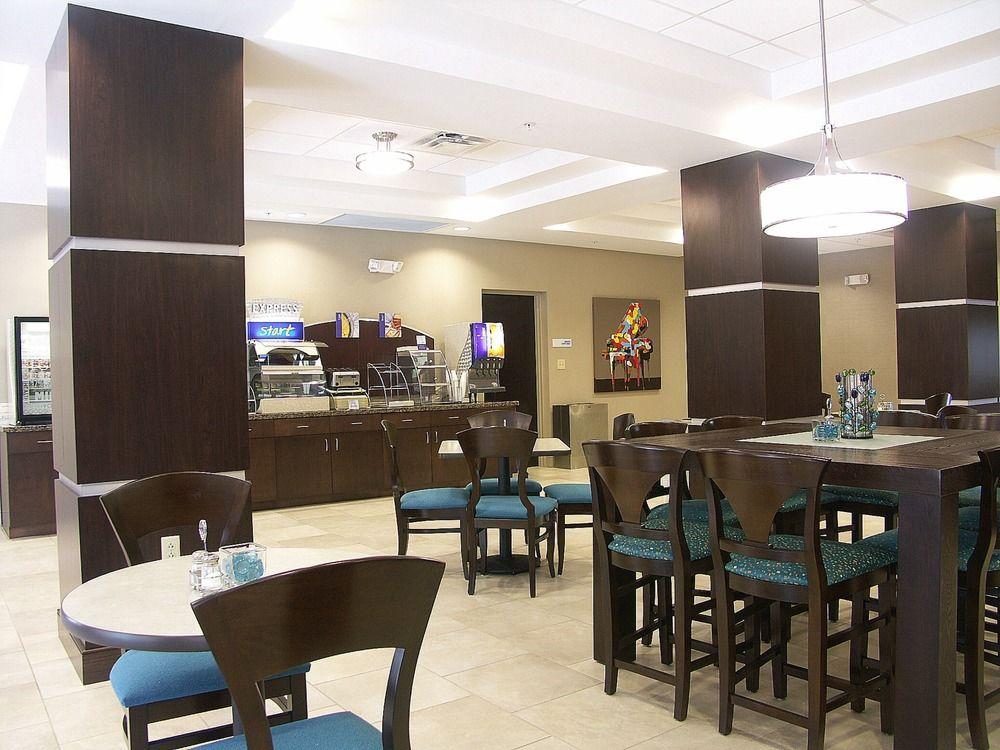 Holiday Inn Express & Suites - Cleveland Northwest By Ihg Εξωτερικό φωτογραφία