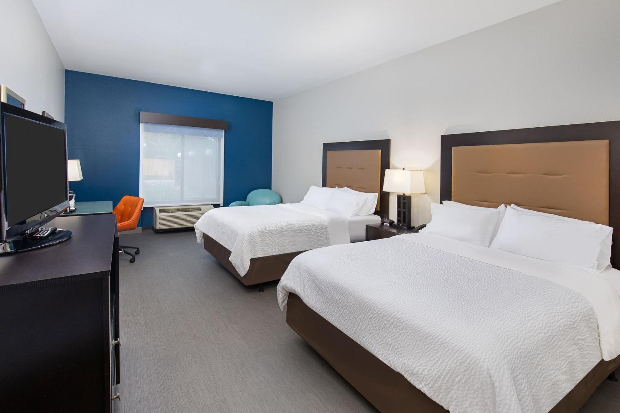 Holiday Inn Express & Suites - Cleveland Northwest By Ihg Εξωτερικό φωτογραφία