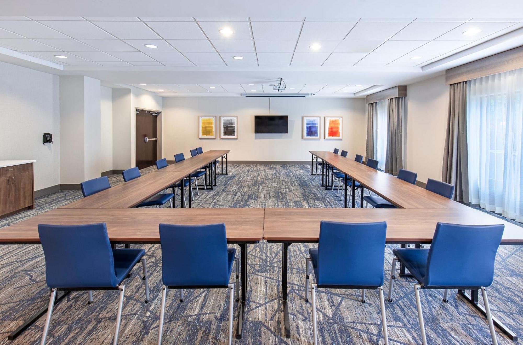 Holiday Inn Express & Suites - Cleveland Northwest By Ihg Εξωτερικό φωτογραφία