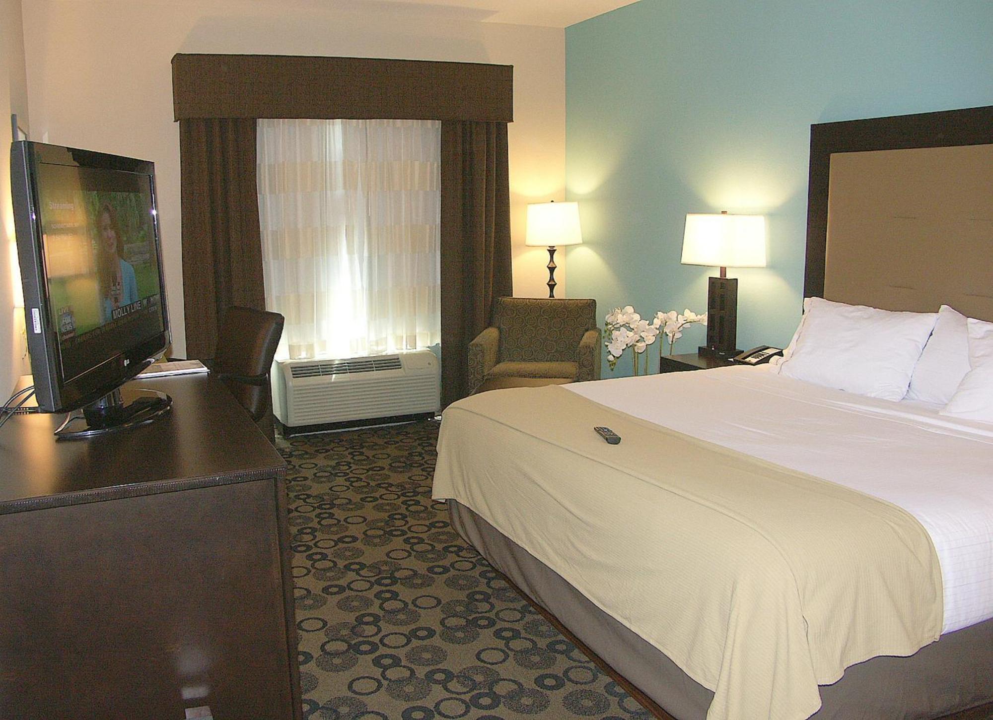 Holiday Inn Express & Suites - Cleveland Northwest By Ihg Εξωτερικό φωτογραφία