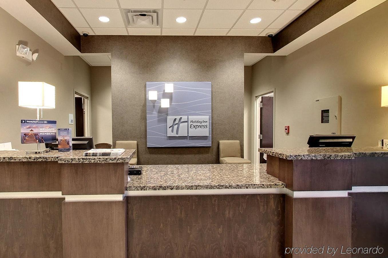 Holiday Inn Express & Suites - Cleveland Northwest By Ihg Εξωτερικό φωτογραφία