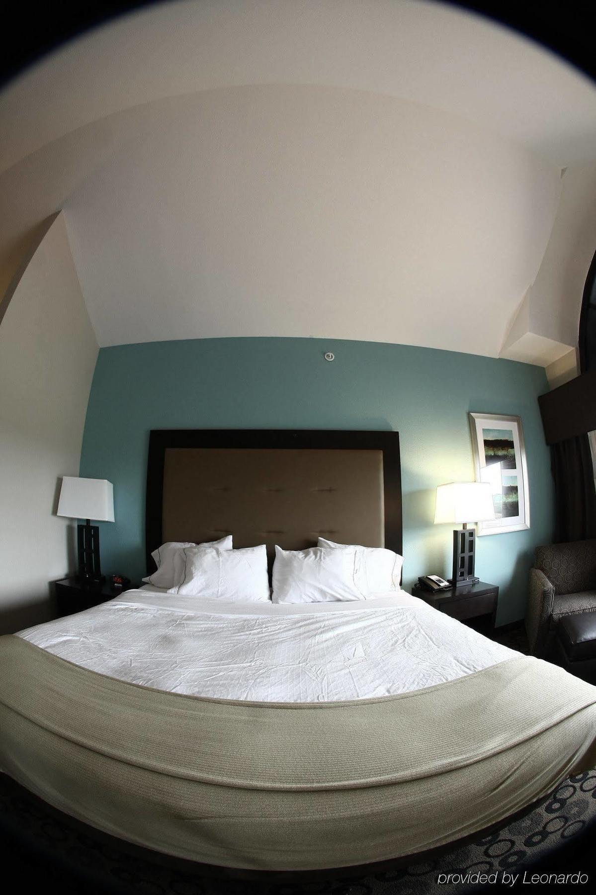 Holiday Inn Express & Suites - Cleveland Northwest By Ihg Εξωτερικό φωτογραφία
